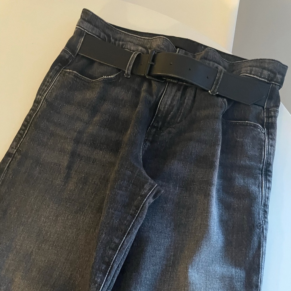 Jeans with belt included